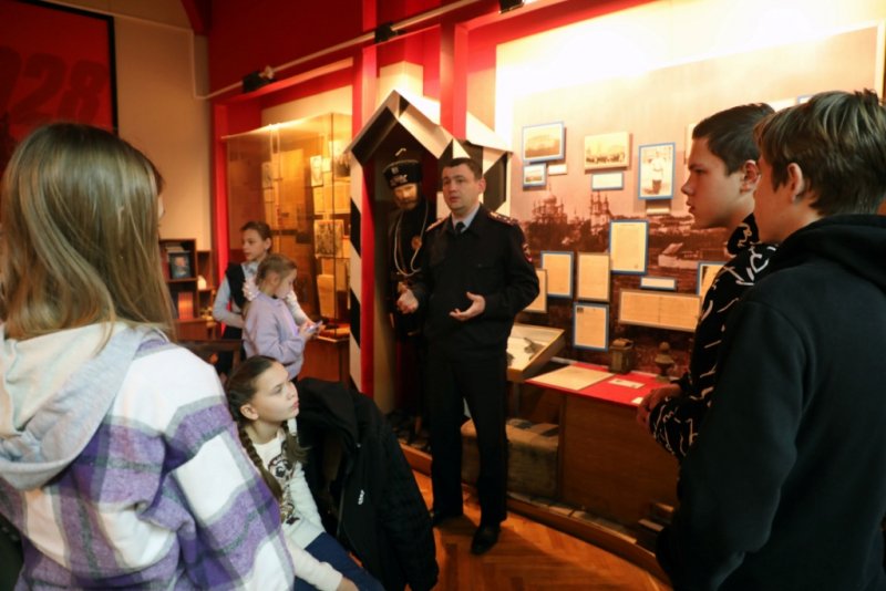 В Мордовии член Общественного совета организовал для детей из районов республики экскурсию в музей республиканского МВД