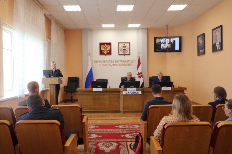 В Мордовии полицейские и члены Общественного совета при МВД и районных подразделений обсудили актуальные вопросы